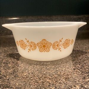 Pyrex 474 B 1 1/2 qt. Vintage Floral Pattern Mixing Bowl Made in USA